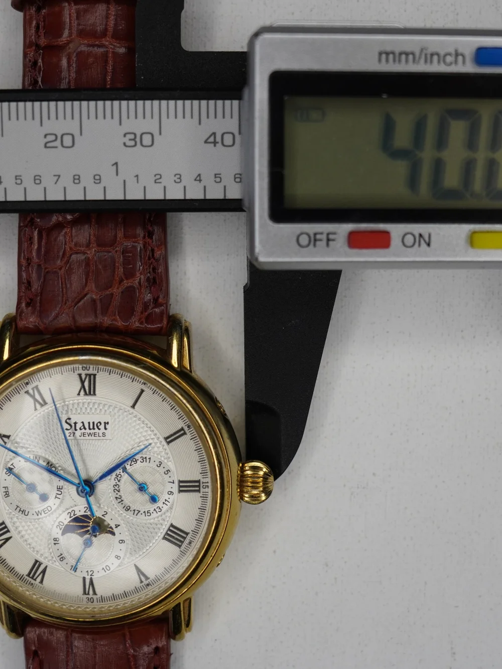 Stauer 13452 Automatic 27 Jewels Day Date 24-Hour Gold Tone Silver Dial